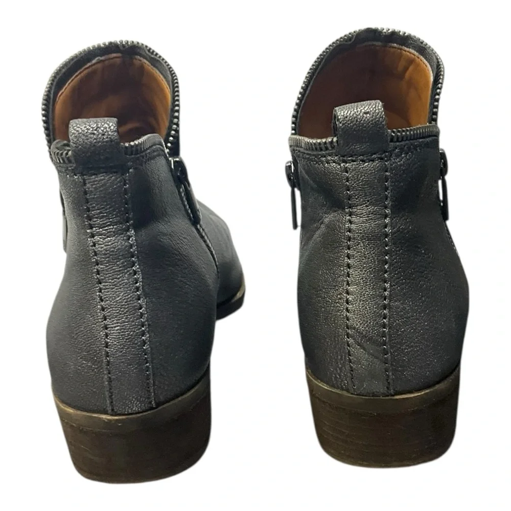 ✨ Lucky Brand Silver Leather Ankle Boots | Size‎ 10 ✨